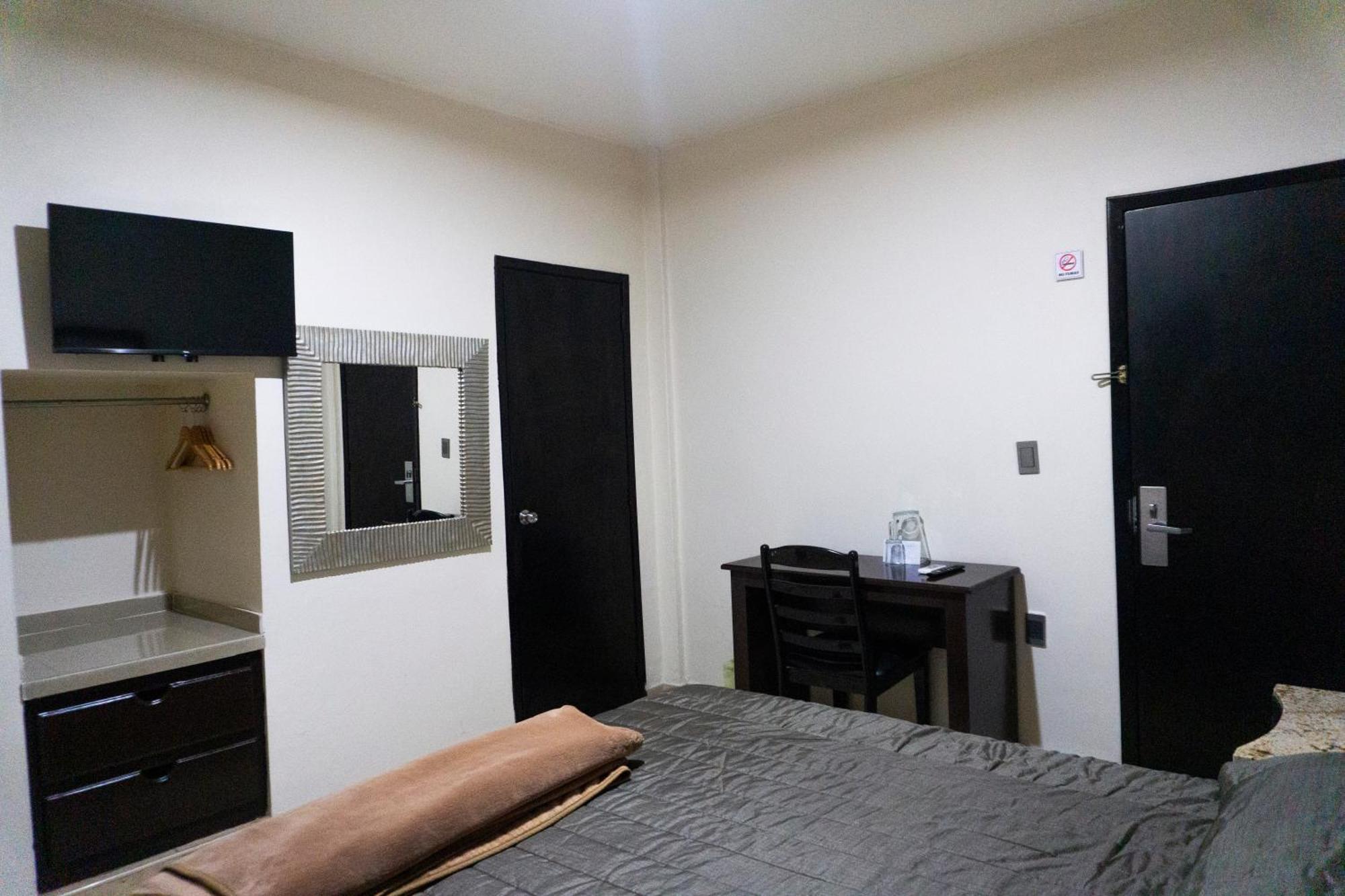 Hotel America Centro Лос-Мочис Экстерьер фото
